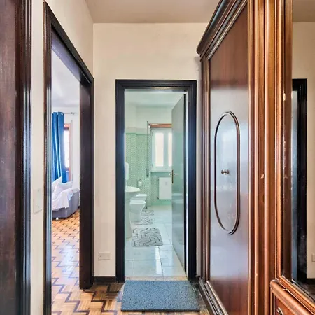 Easy Downtown 招待所 *